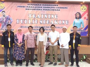 TRAINING PUBLIC SPEAKING