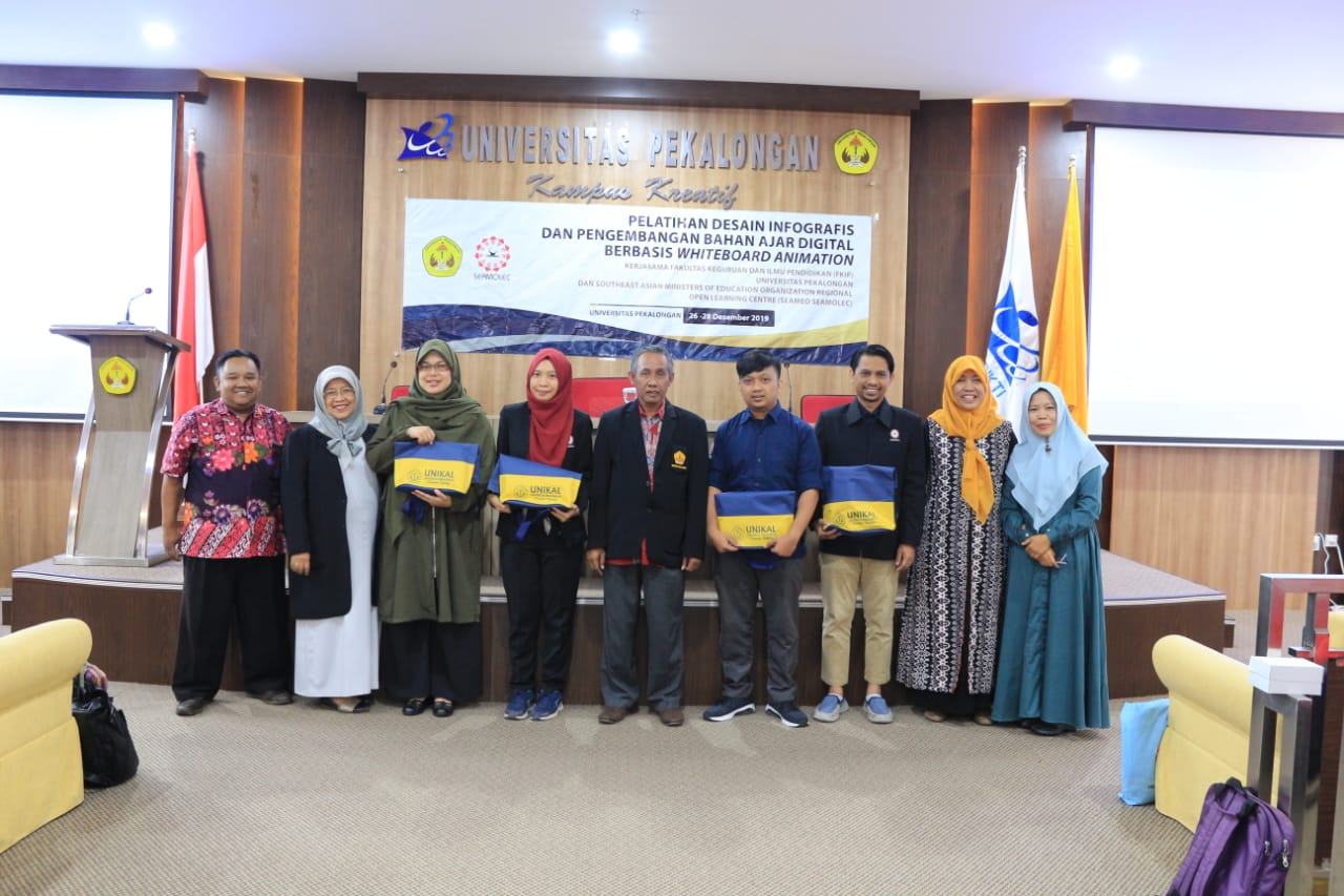 Pelatihan Desain Infografis dan Pengembangan Bahan Ajar Digital Berbasis Whiteboard Animation