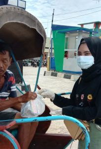 bagi sembako mahasiswa unikal